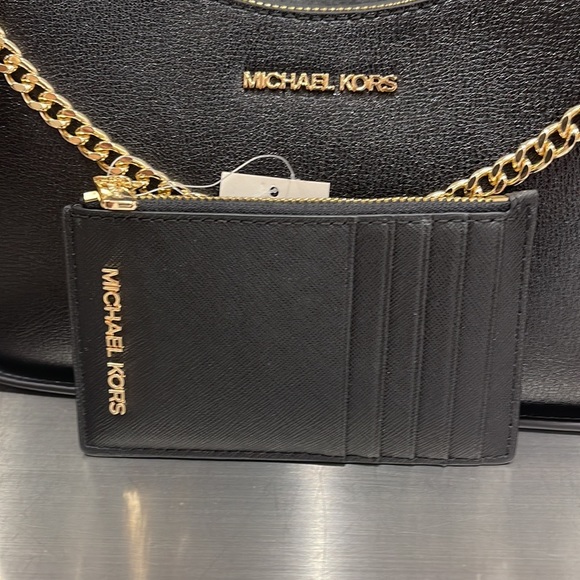 MICHAEL KORS
Jet Set Travel Medium Top Zip Leather Card Case Wallet
Black
NWT - Picture 8 of 16